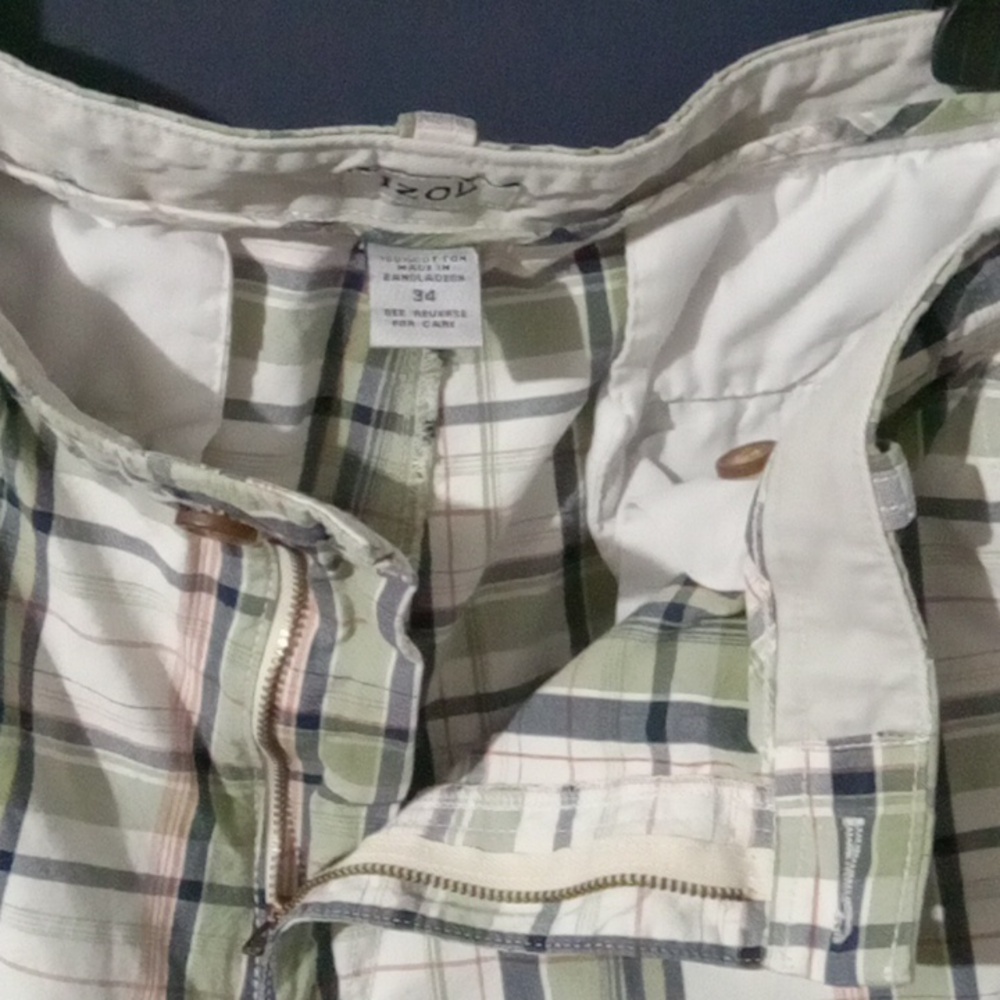 GUC Izod plaid burmuda shorts green size 34 - Picture 2 of 4